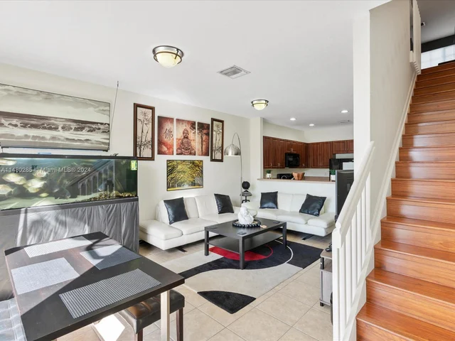 1419 NW 34th Way, Lauderhill FL 33311