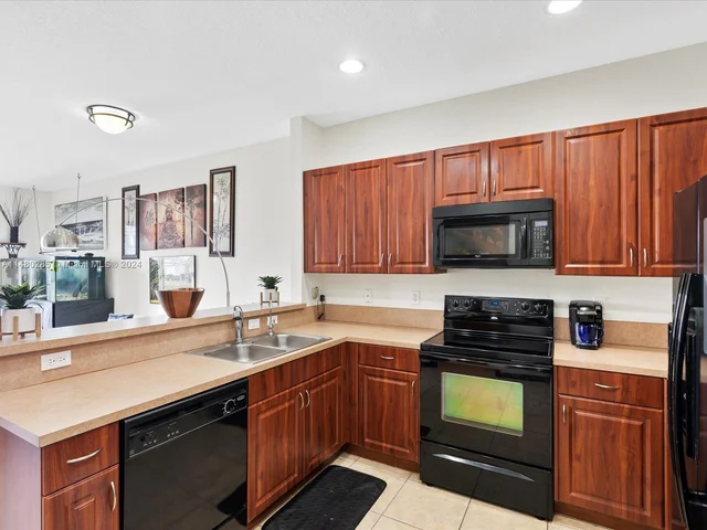 1419 NW 34th Way, Lauderhill FL 33311