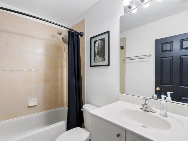 1419 NW 34th Way, Lauderhill FL 33311