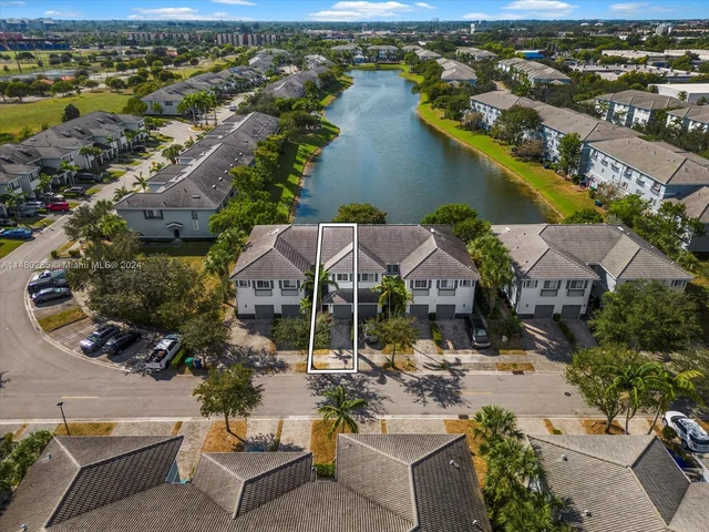 1419 NW 34th Way, Lauderhill FL 33311