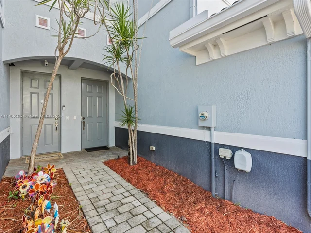 1419 NW 34th Way, Lauderhill FL 33311