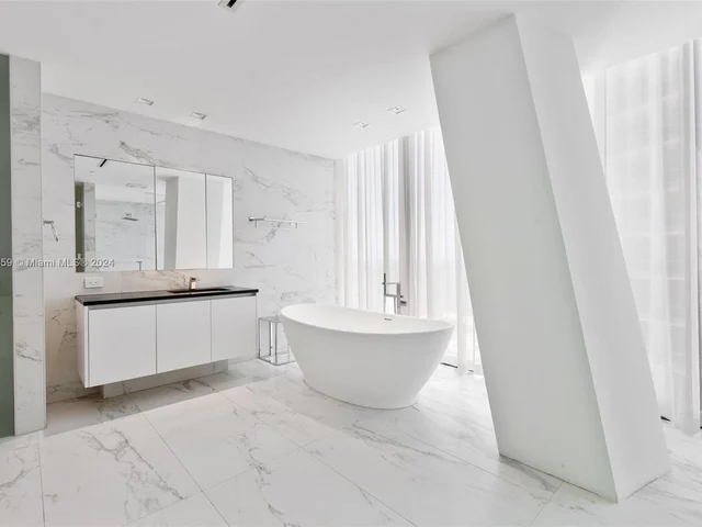 1000 Biscayne Blvd # 4901, Miami FL 33132