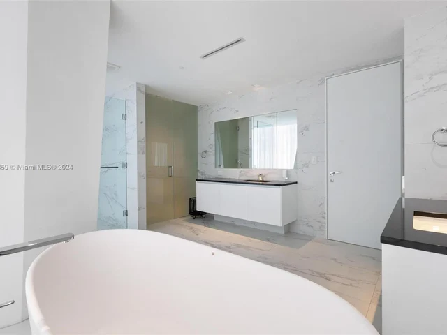 1000 Biscayne Blvd # 4901, Miami FL 33132