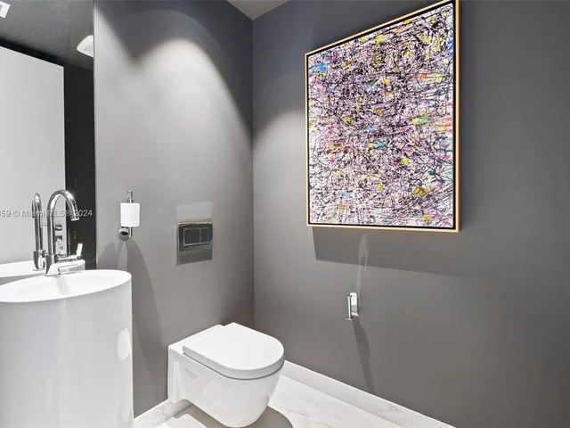 1000 Biscayne Blvd # 4901, Miami FL 33132