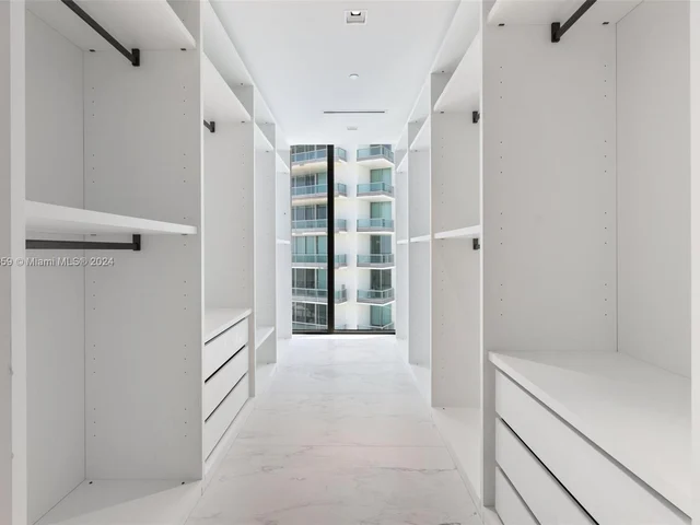 1000 Biscayne Blvd # 4901, Miami FL 33132