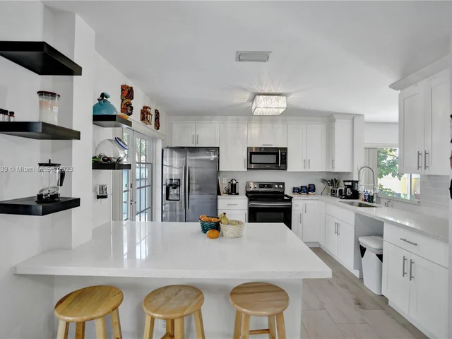 15184 SW 110th St, Miami FL 33196