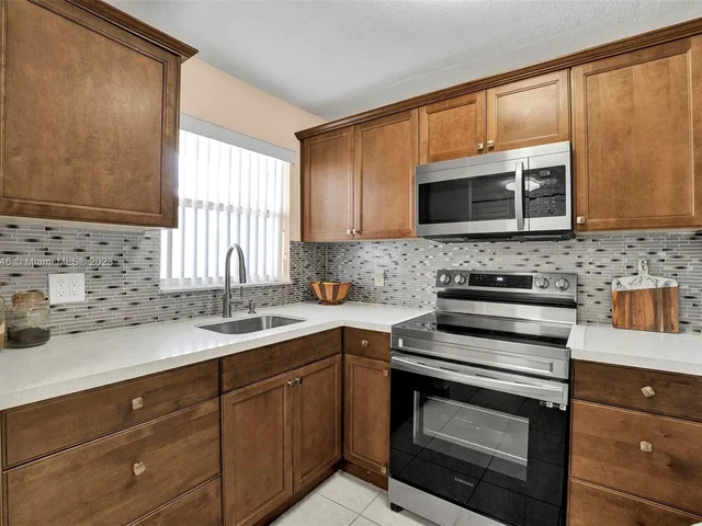 8500 Sunrise Lakes Blvd # 110, Sunrise FL 33322