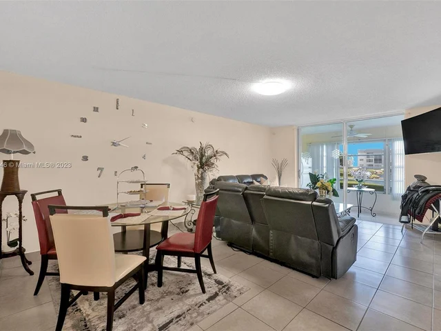 8500 Sunrise Lakes Blvd # 110, Sunrise FL 33322