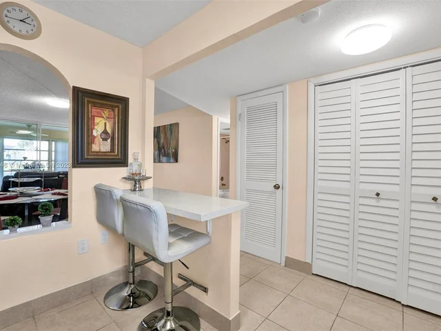 8500 Sunrise Lakes Blvd # 110, Sunrise FL 33322