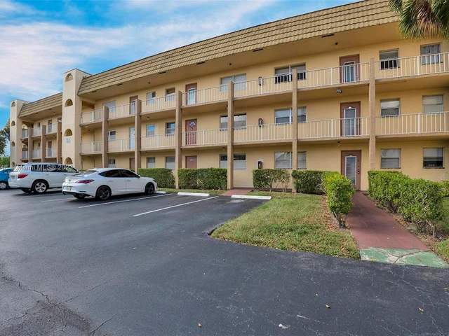 8500 Sunrise Lakes Blvd # 110, Sunrise FL 33322
