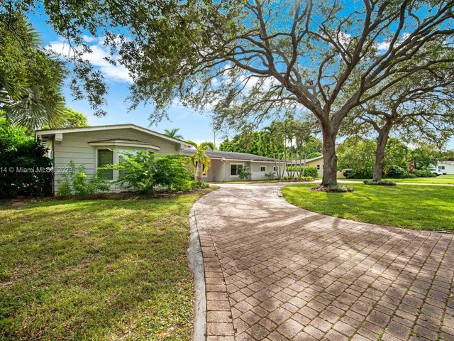 7820 SW 134 Ter, Pinecrest FL 33156