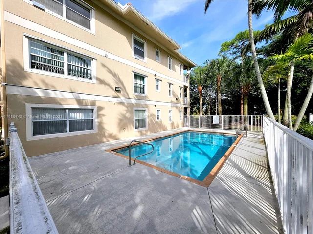 2941 Riverside Dr # 207, Coral Springs FL 33065