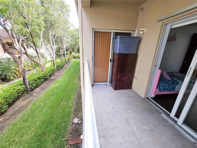 2941 Riverside Dr # 207, Coral Springs FL 33065