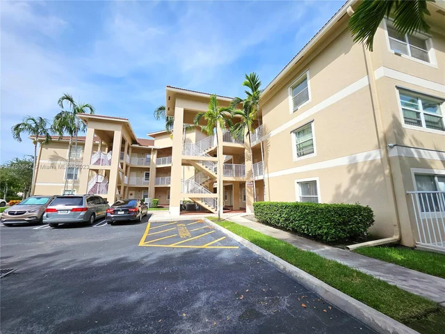 2941 Riverside Dr # 207, Coral Springs FL 33065
