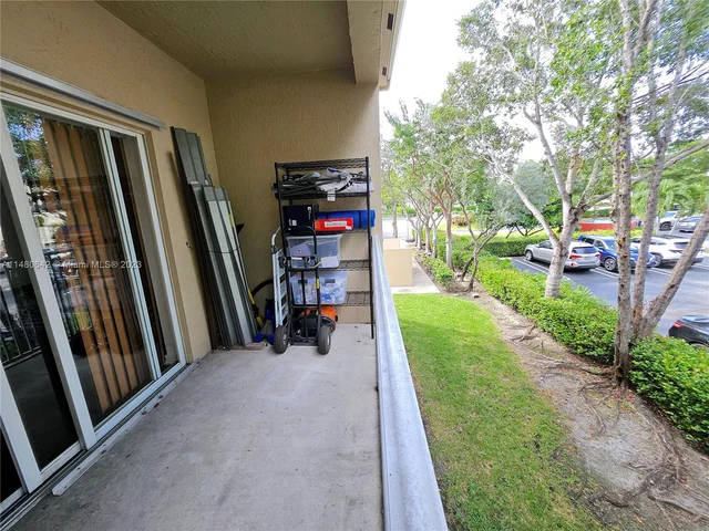 2941 Riverside Dr # 207, Coral Springs FL 33065