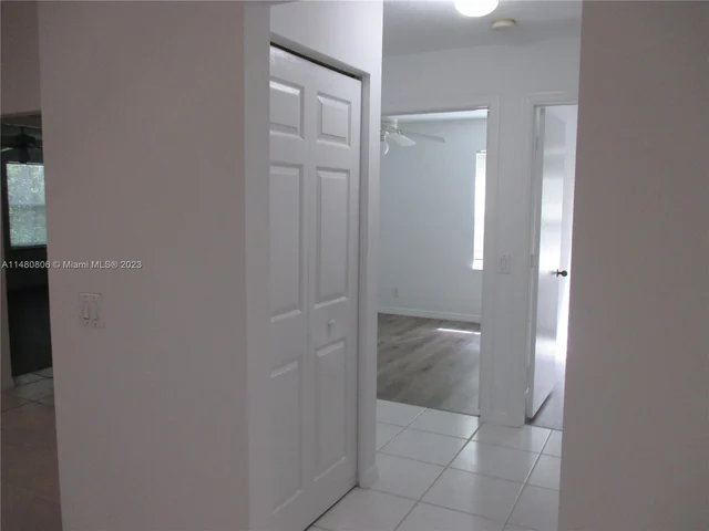 4112 Pine Ridge Ln, Weston FL 33331