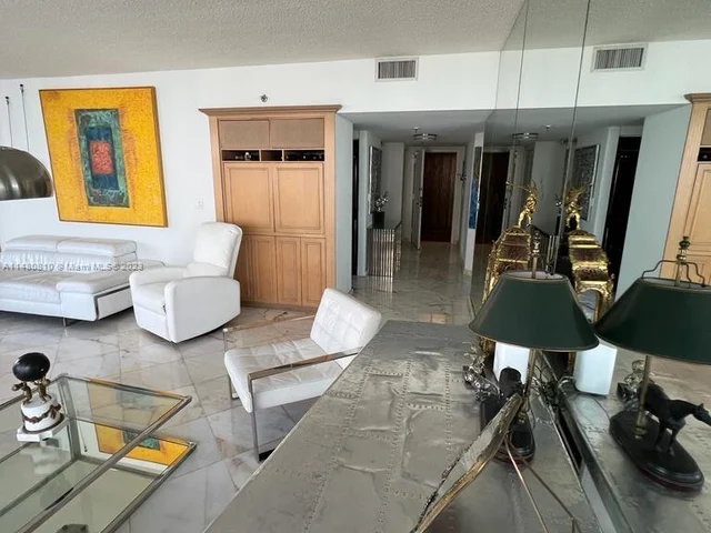 520 Brickell Key Dr # A1115, Miami FL 33131