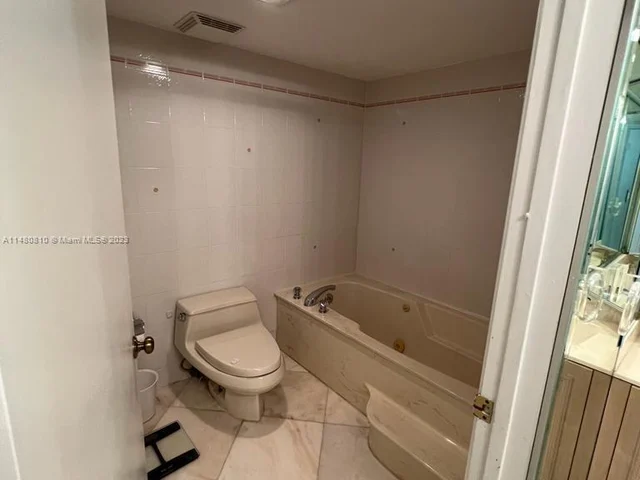 520 Brickell Key Dr # A1115, Miami FL 33131