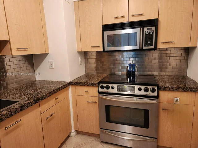 9195 Collins Ave, Surfside FL 33154