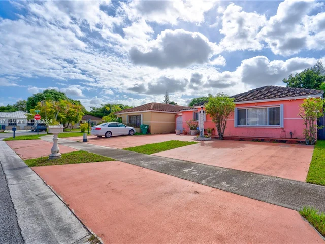 14726 SW 82nd Ter, Miami FL 33193
