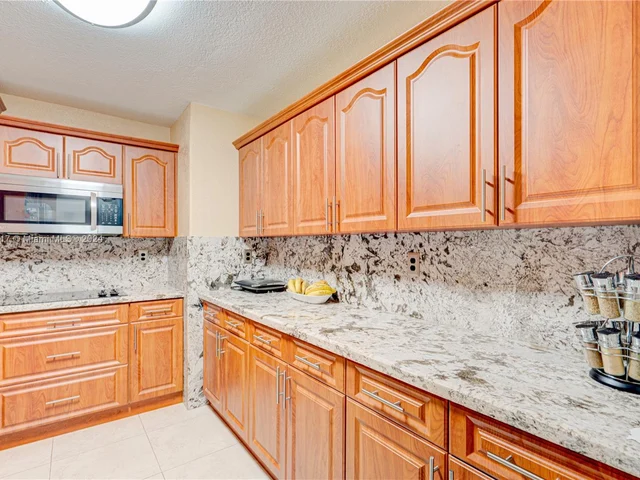 14726 SW 82nd Ter, Miami FL 33193