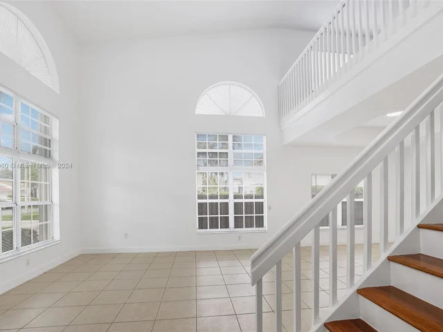 11300 NW 58th Ter, Doral FL 33178