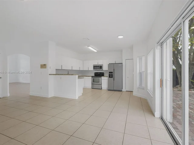 11300 NW 58th Ter, Doral FL 33178