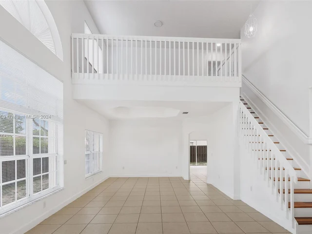 11300 NW 58th Ter, Doral FL 33178