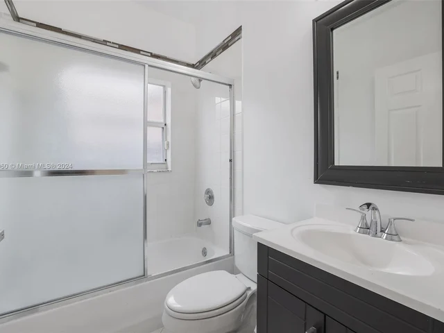 11300 NW 58th Ter, Doral FL 33178