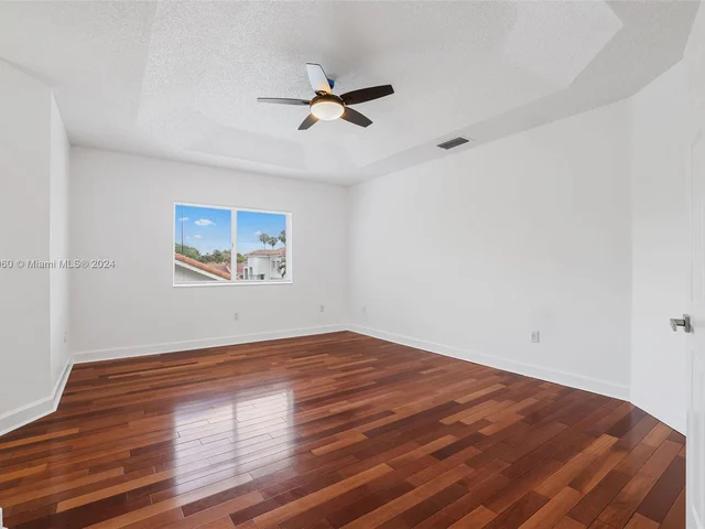 11300 NW 58th Ter, Doral FL 33178