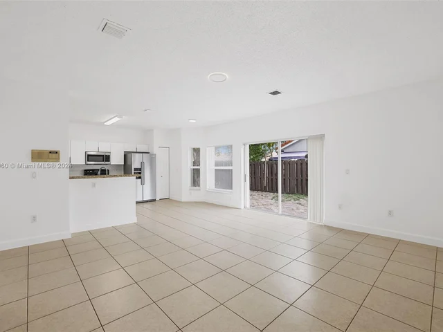 11300 NW 58th Ter, Doral FL 33178