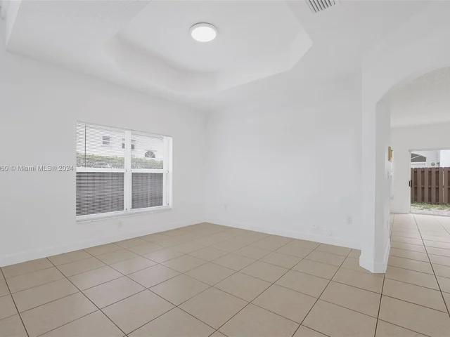 11300 NW 58th Ter, Doral FL 33178