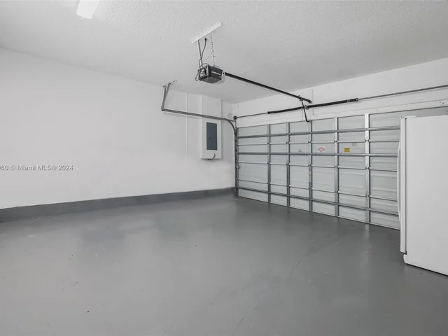 11300 NW 58th Ter, Doral FL 33178