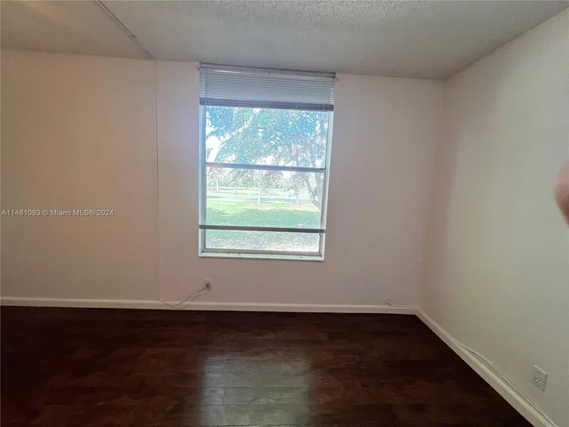 8380 Sands Point Blvd # J208, Tamarac FL 33321