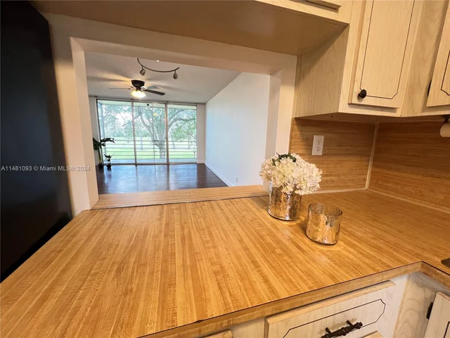 8380 Sands Point Blvd # J208, Tamarac FL 33321