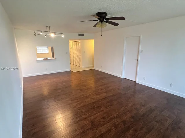 8380 Sands Point Blvd # J208, Tamarac FL 33321