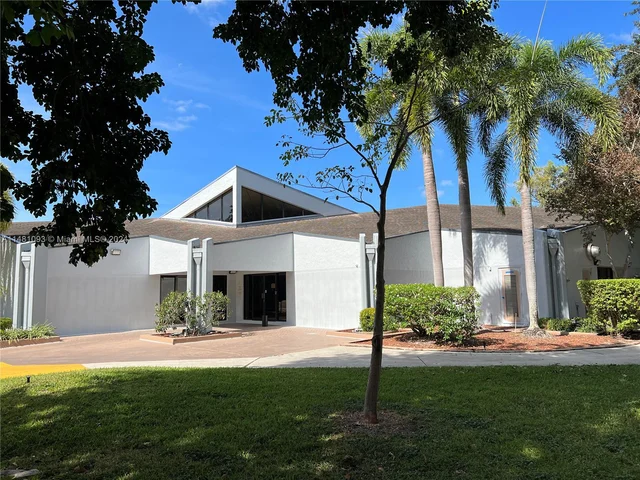 8380 Sands Point Blvd # J208, Tamarac FL 33321