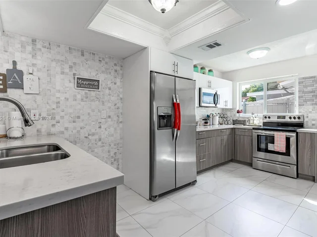 2500 NW 55th St, Tamarac FL 33309