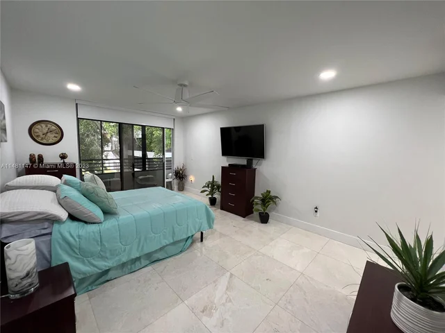 1430 Sheridan St # 22G, Hollywood FL 33020