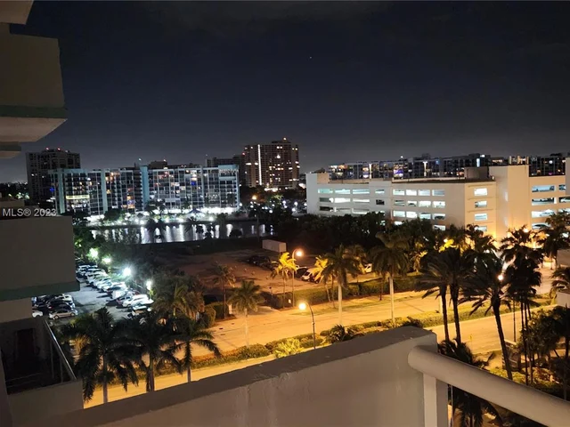3725 S Ocean Dr # 921, Hollywood FL 33019