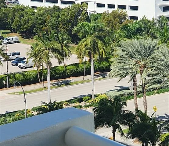 3725 S Ocean Dr # 921, Hollywood FL 33019