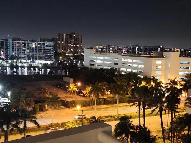 3725 S Ocean Dr # 921, Hollywood FL 33019