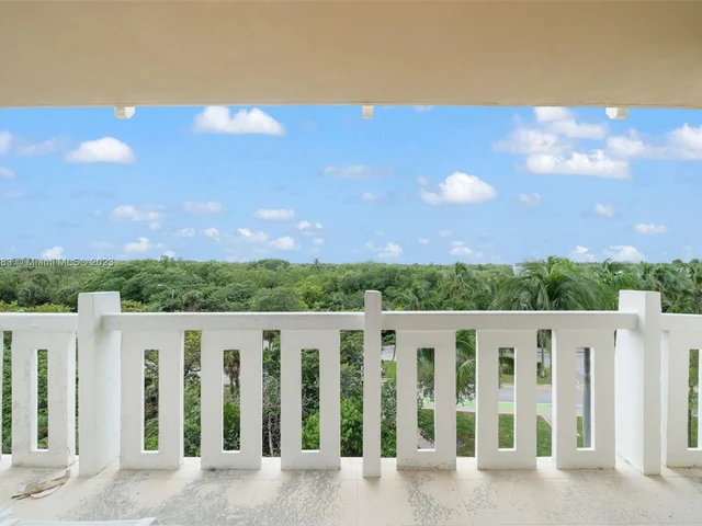 1121 Crandon Blvd # D401, Key Biscayne FL 33149