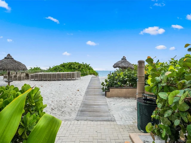 1121 Crandon Blvd # D401, Key Biscayne FL 33149