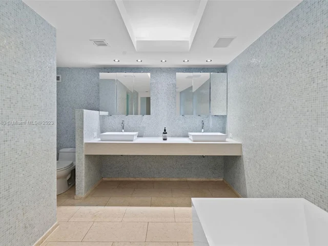 1121 Crandon Blvd # D401, Key Biscayne FL 33149