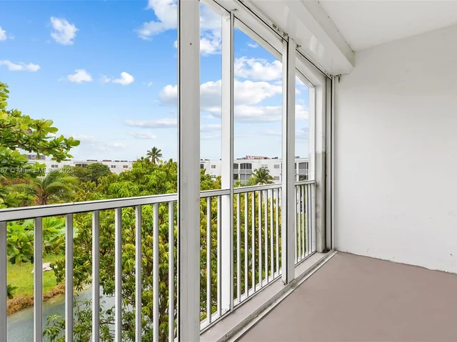 600 NE 2nd St # 415, Dania Beach FL 33004