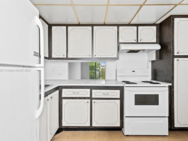 600 NE 2nd St # 415, Dania Beach FL 33004