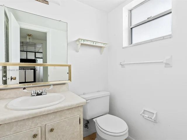 600 NE 2nd St # 415, Dania Beach FL 33004