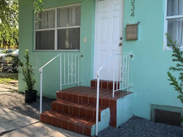 534 SW 16th Ave # 0, Miami FL 33135
