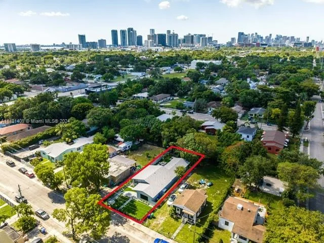 270 NW 50th St, Miami FL 33127